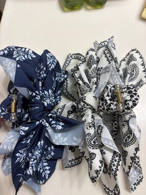 Pair of Floral Bandana Hair Claw Clips - Navy & White